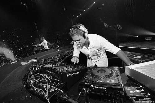 Armin Van Buuren Feat Fiora - Waiting For The Night (Beat Service Remix)