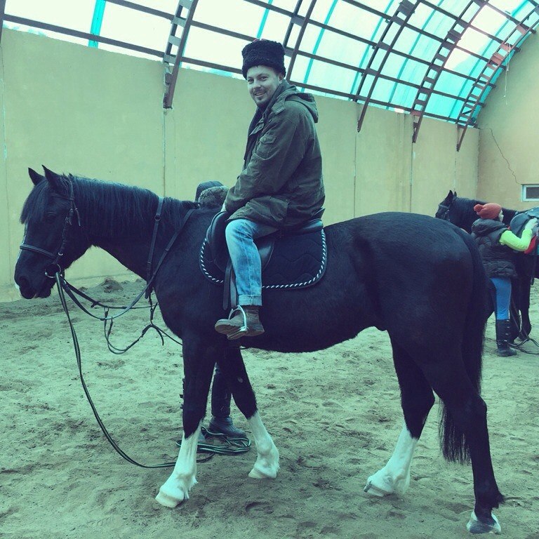 Любэ и Хор им. Турецкого - Мы пойдем с конём по полю вдвоём