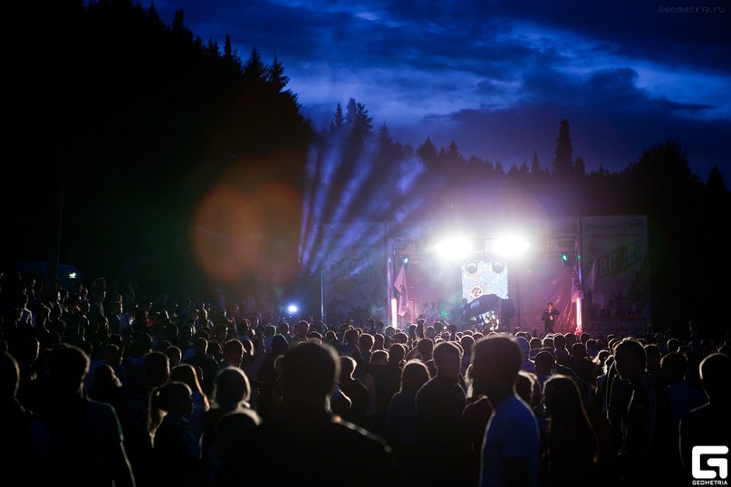 Mad Noise Project & DJ PECHKIN - - RECORD FM OPEN AIR 2012